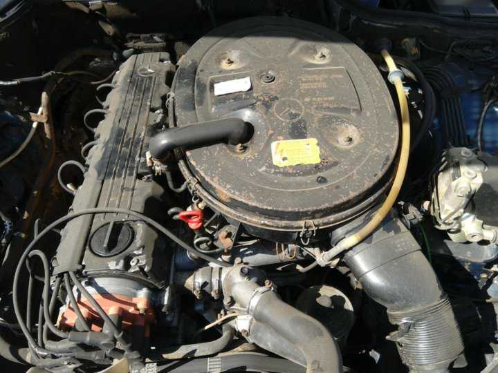 Moteur Mercedes-Benz M103 E26 2.6