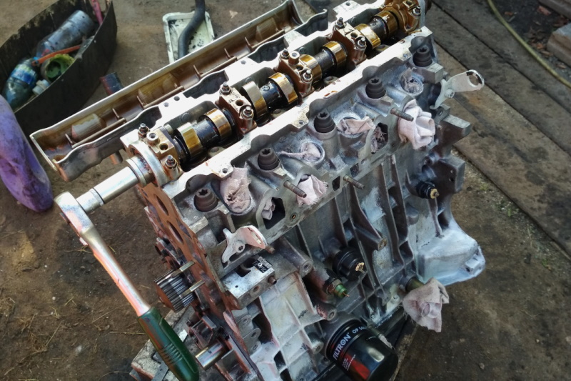 Pourquoi un moteur à combustion interne à essence fonctionne comme un moteur diesel