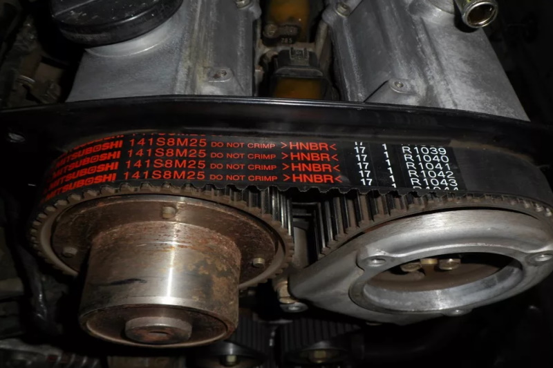 Pourquoi un moteur à combustion interne à essence fonctionne comme un moteur diesel