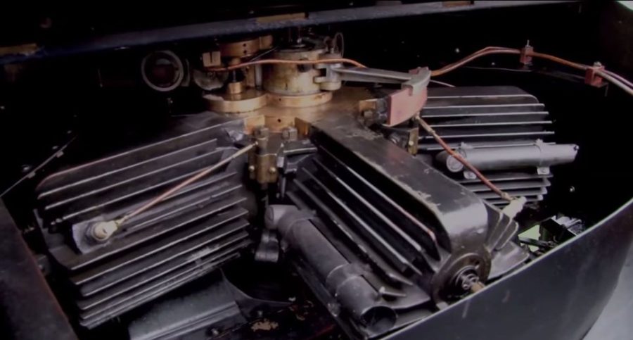 Moteur rotatif - vilebrequin fixe, cylindres et pistons rotatifs (Adams-Farwell)